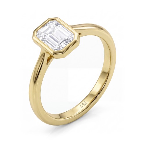 Esme - pierścionek solitaire z moissanitem o szlifie szmaragdowym w oprawie bezel