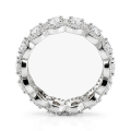 Opaline - pierścionek eternity z owalnymi moissanitami i falistym halo pavé