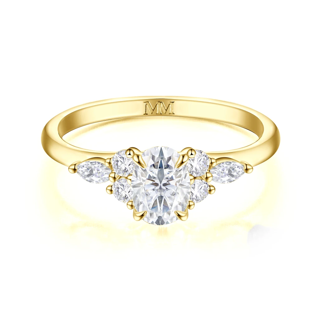 Olivette - Pierścionek Zaręczynowy z Owalnym Moissanitem i Bocznymi Kamieniami Markiza