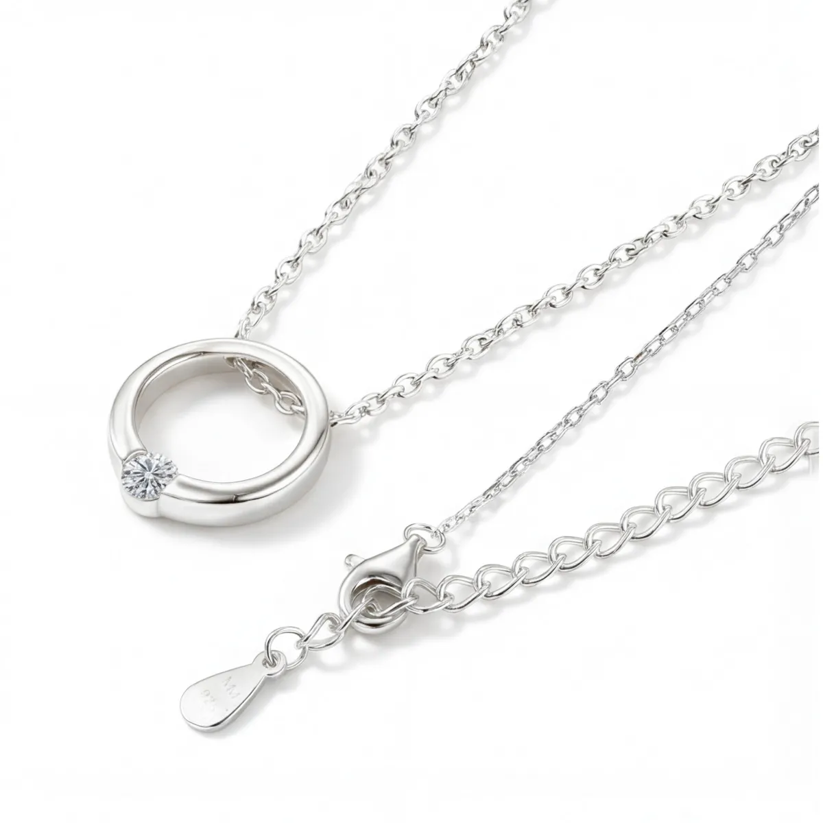 Luna - Współczesny Wisiorek z Moissanitem w Stylu Solitaire