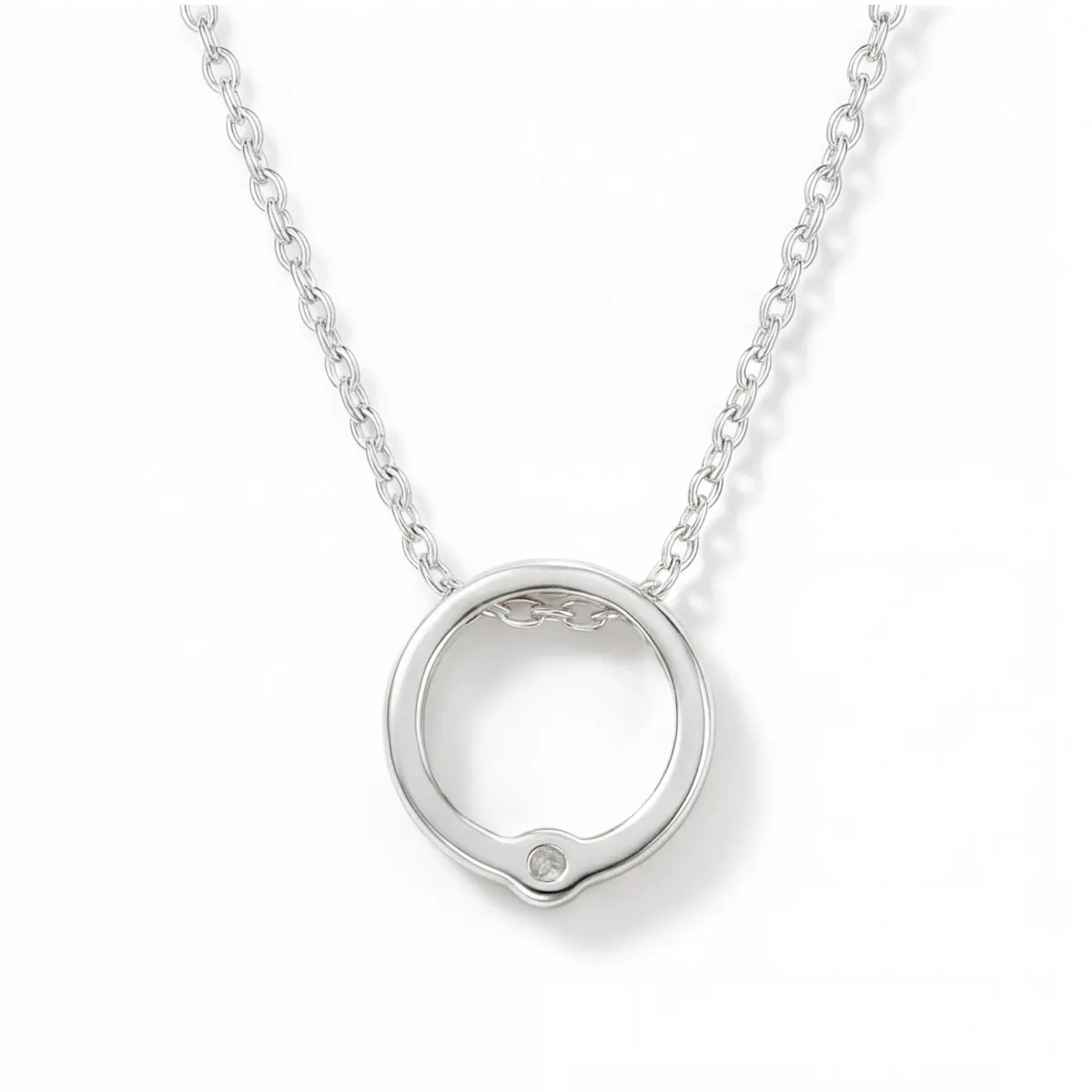 Luna - Współczesny Wisiorek z Moissanitem w Stylu Solitaire