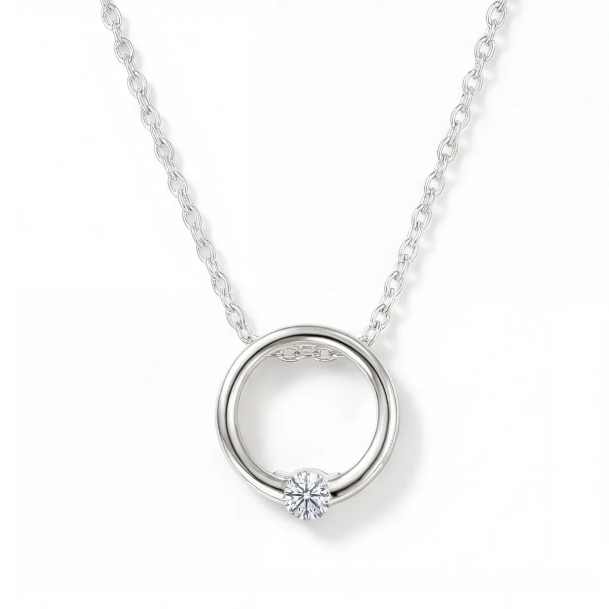 Luna - Współczesny Wisiorek z Moissanitem w Stylu Solitaire