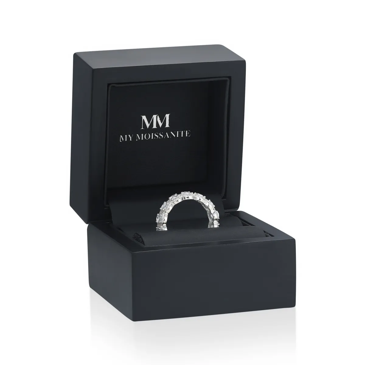 Opaline - Owalny Moissanitowy Eternity Pierścionek Ze Skallopowanym Pavé Halo