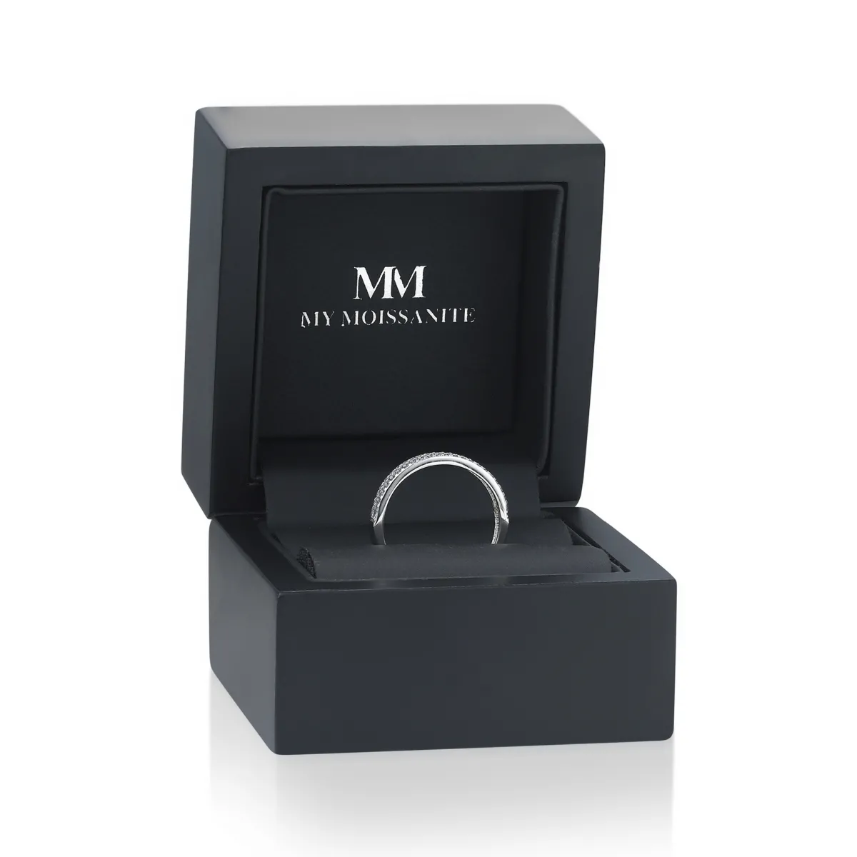 Glissade - Pierścionek z Moissanit z Oprawą Pavé i Zwieńczeniem Z Profilami