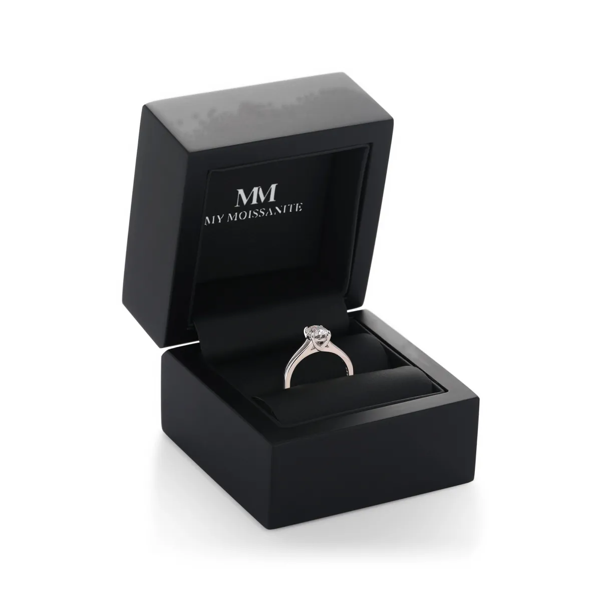 Grace - Pierścionek z Moissanitem Split-Shank | Szlif Owalny